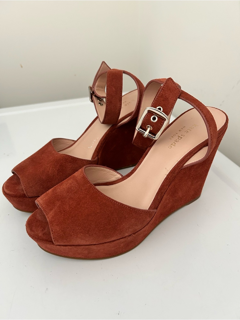 Kate Spade Key Lime Suede Wedge Sandals Dark Tawny Size 8